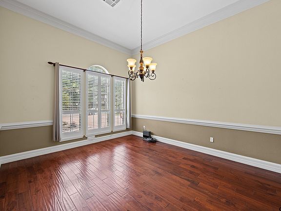 5th image of 709 Benbrook Ct