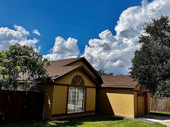 4th image of 128 Crossbryn Ct