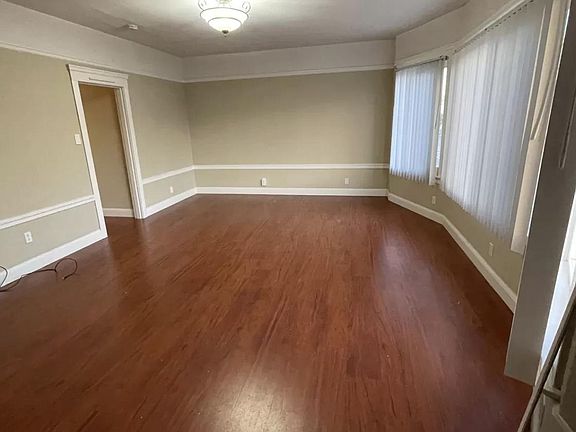 3rd image of 4912 California St