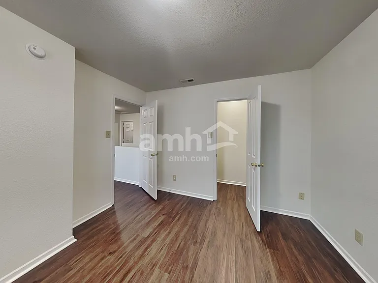 8045 Bach Dr — Photo 15