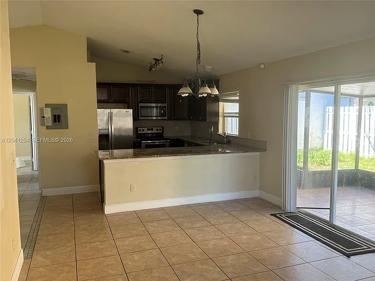 2399 Harbor Town Dr — Photo 5