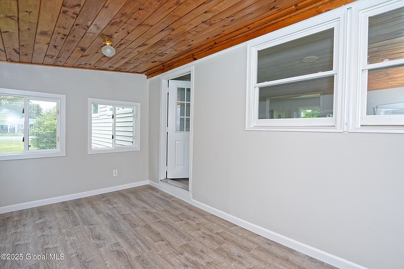 5th image of 1 Ryder Avenue