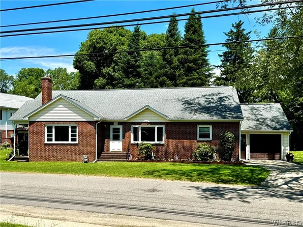 265 Franklin St, Springville, NY 14141
