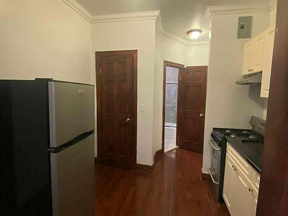 4th image of 215 W 18th St APT 5F