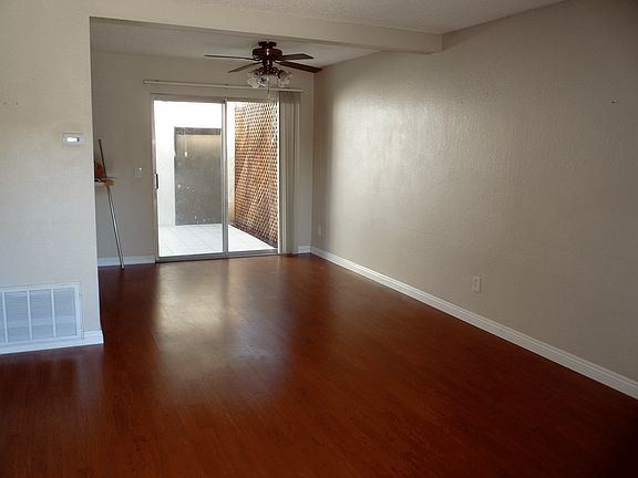 3rd image of 760 N Mollison Ave Unit B
