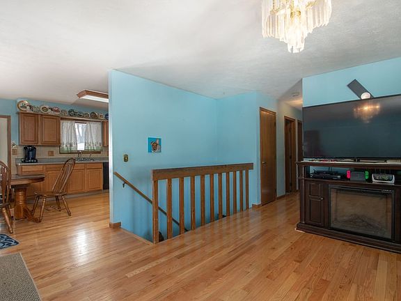 4th image of 4259 Applewood Ln
