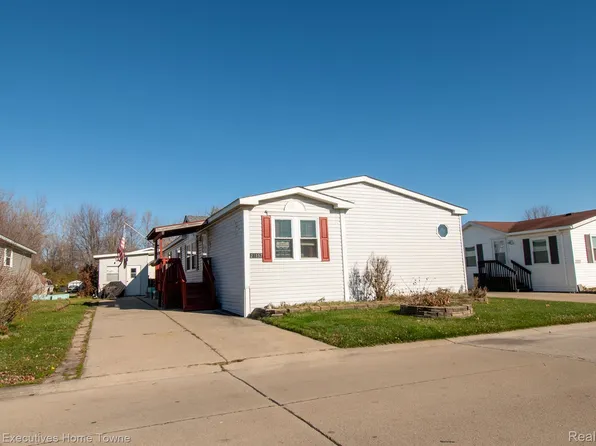 23157 Grey Gables Dr, Clinton Township, MI 48036