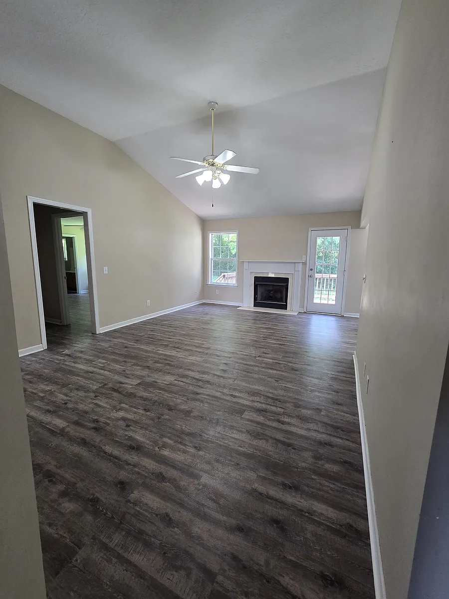 Vaulted ceilings, new luxury vinyl plank flooring, - 2956 Augusta Trace Dr