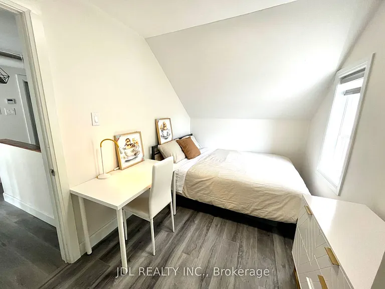 5 Sorauren Ave #7 — Photo 36