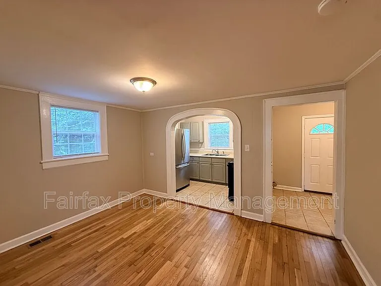 912 Massey Ave — Photo 16