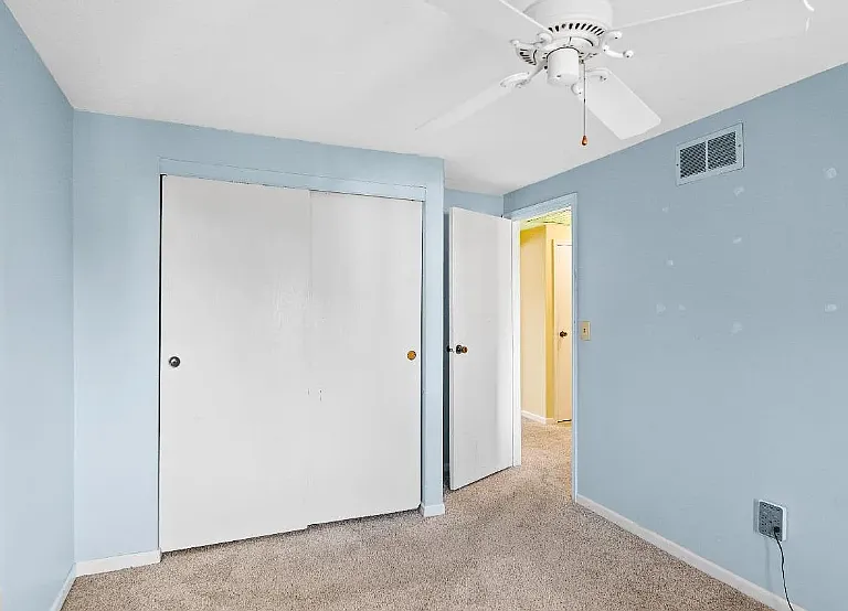 460 Dartmouth Cir #460 — Photo 2