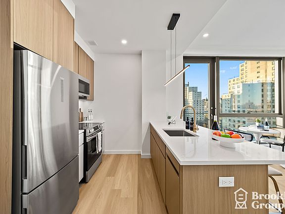 5th image of 556 Baltic St #305
