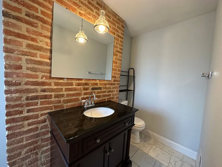 305 S Ann St — Photo 17