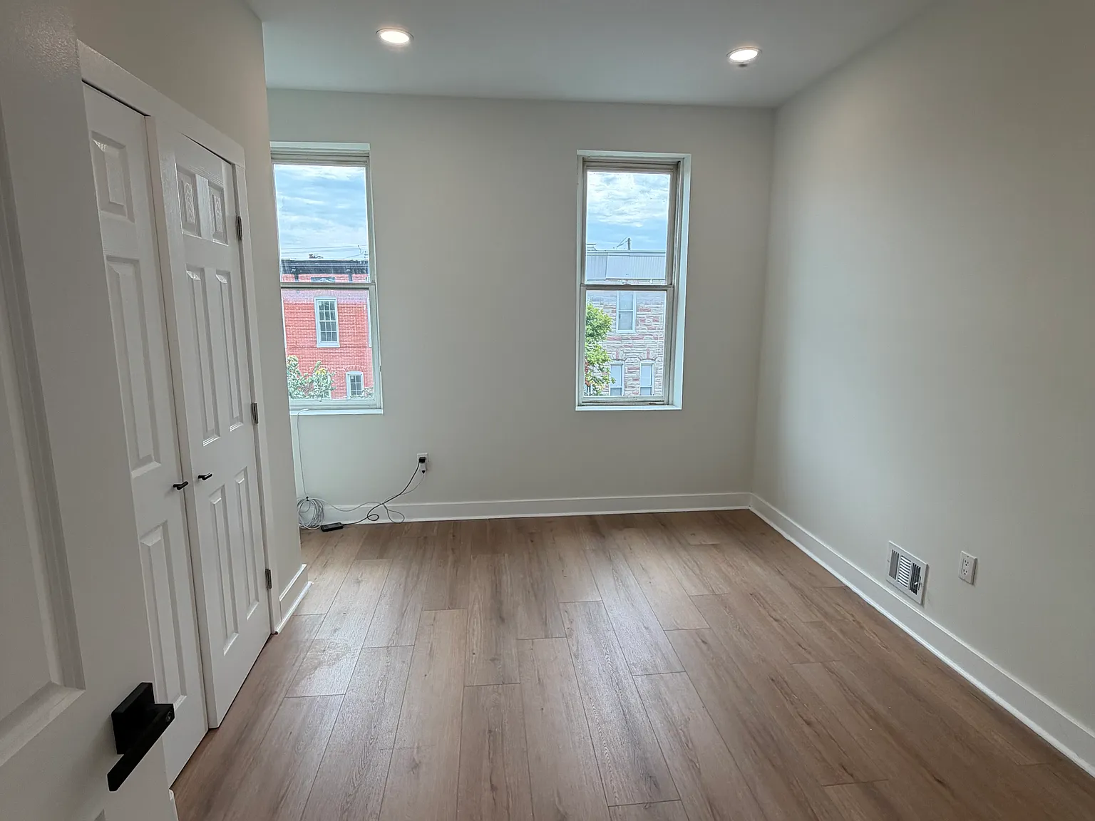 5 bed, 1900 sqft, $2,750 — Photo 4
