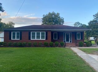 1604 Lark St, Elizabeth City, NC 27909