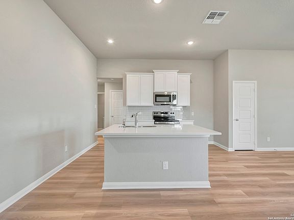 2nd image of 4327 Carlotta Drive