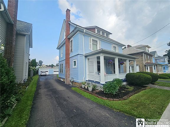 2nd image of 115 N 10th St