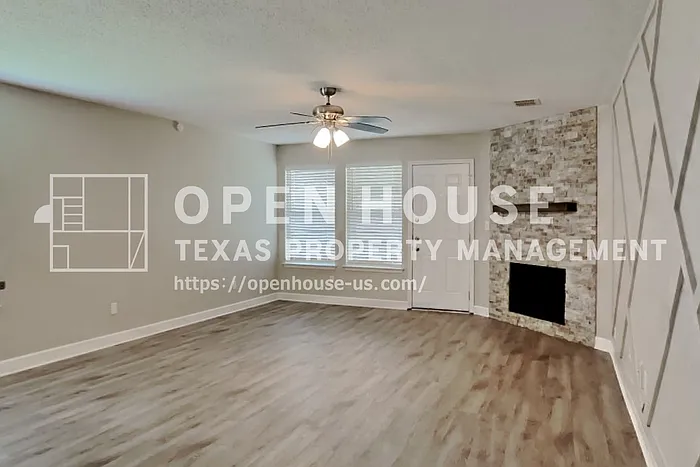1022 Halifax Ln — Photo 5