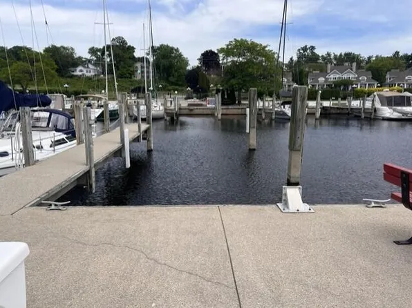 1200 Lakeshore Dr #1, Muskegon, MI 49441
