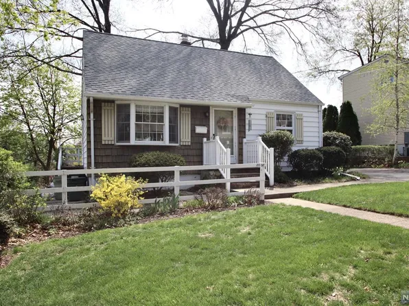 38-08 Berdan Ave, Fair Lawn, NJ 07410