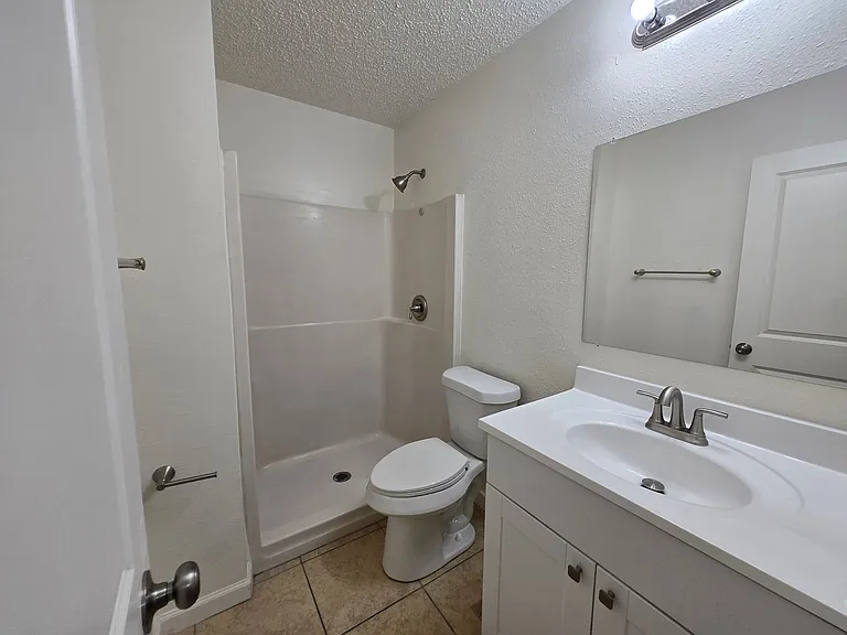 407 W Tilden St — Photo 47
