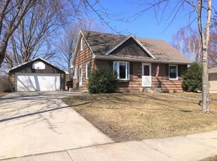 1422 13th St SW, Willmar, MN 56201