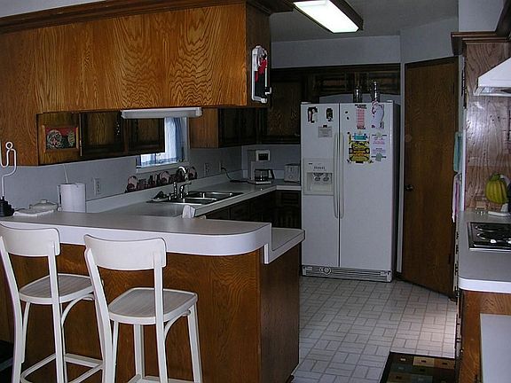 3rd image of 1111 Golden Bear Ln