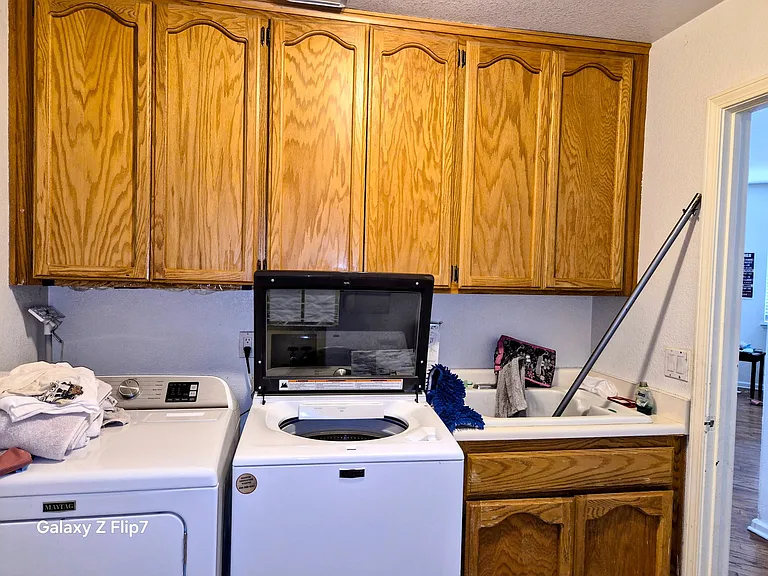 8167 Helmsdale Dr — Photo 2