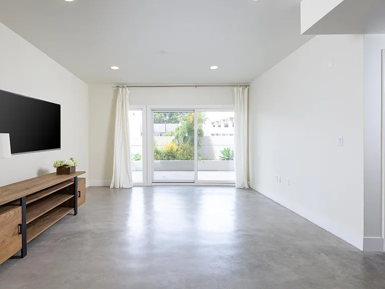 J. Grant Apartments — Photo 5