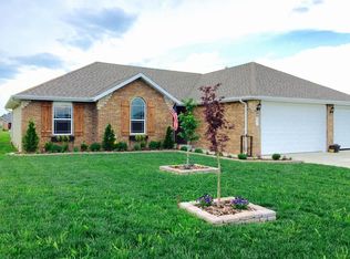 831 S Fox Creek Rd, Willard, MO 65781