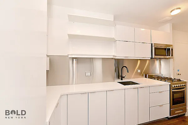 Rented by Bold New York | media 38