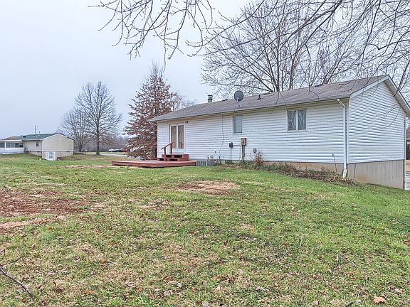 3rd image of 266 Woodland Dr
