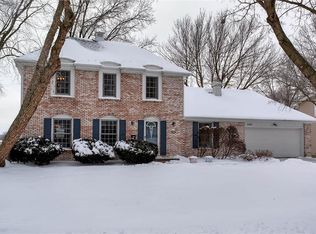 2200 Meadow Brook Dr, West Des Moines, IA 50265