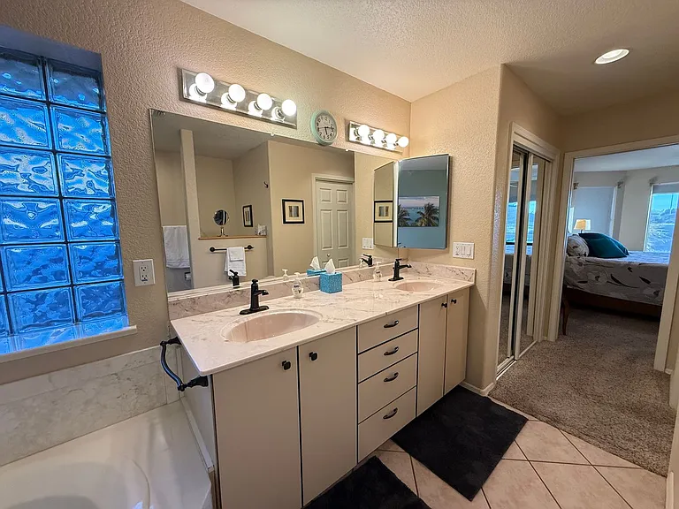 11401 E Medina Ave — Photo 11