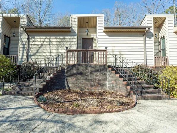 1824 Chandamont Cir, Pelham, AL 35124