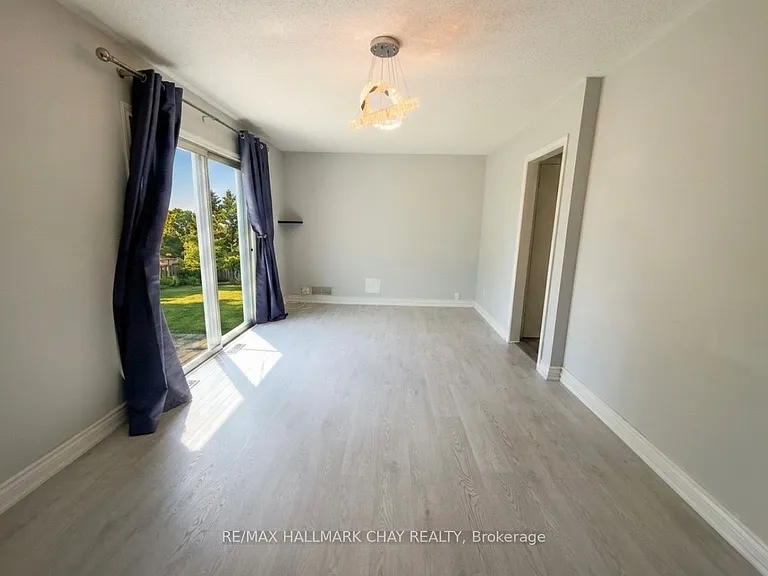 19 Carol Rd — Photo 6