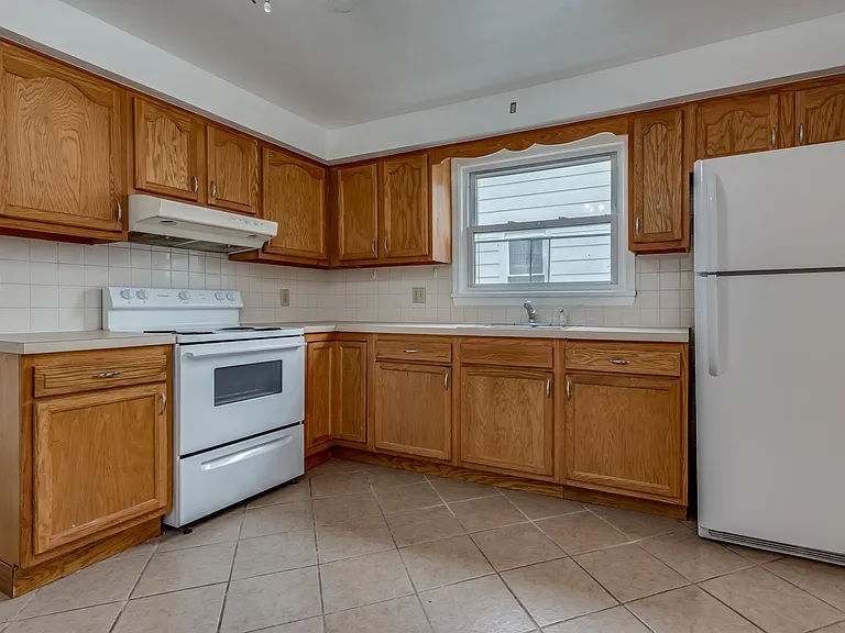11 Webster St #11 — Photo 8