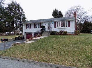 4 Baldwin Dr, Smithfield, RI 02828