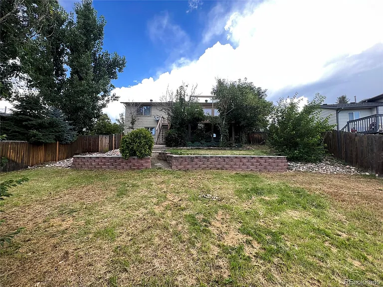 3835 Glenhurst St — Photo 14