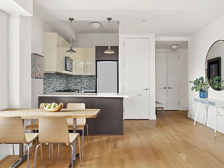 29 S 3rd St #4D — Photo 6
