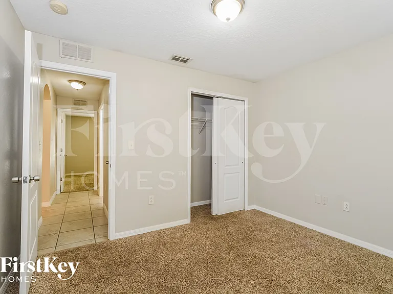 2657 Bentley Dr — Photo 12