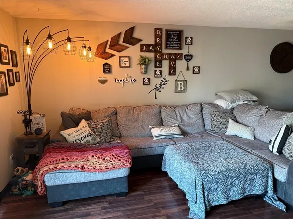 523 NW Duncan Rd #5, Blue Springs, MO 64014
