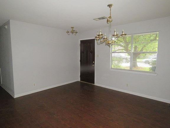 3rd image of 1314 Bay St