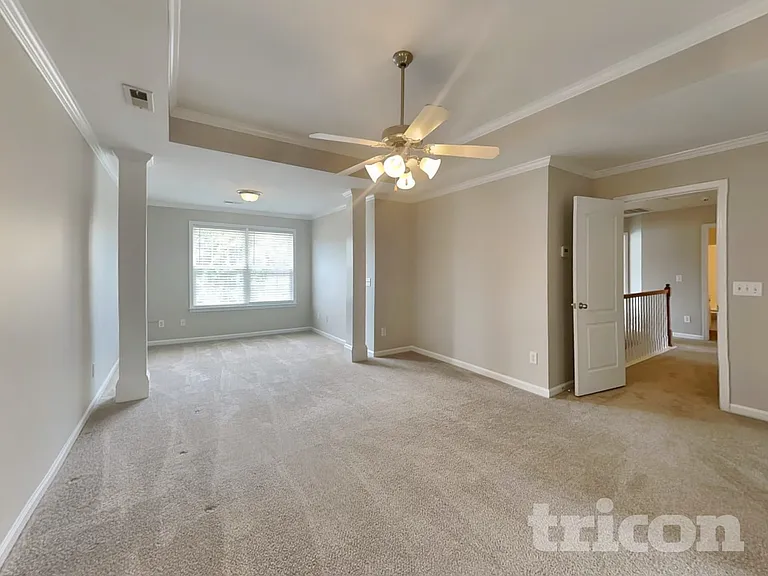 527 W Saddletree Dr — Photo 8