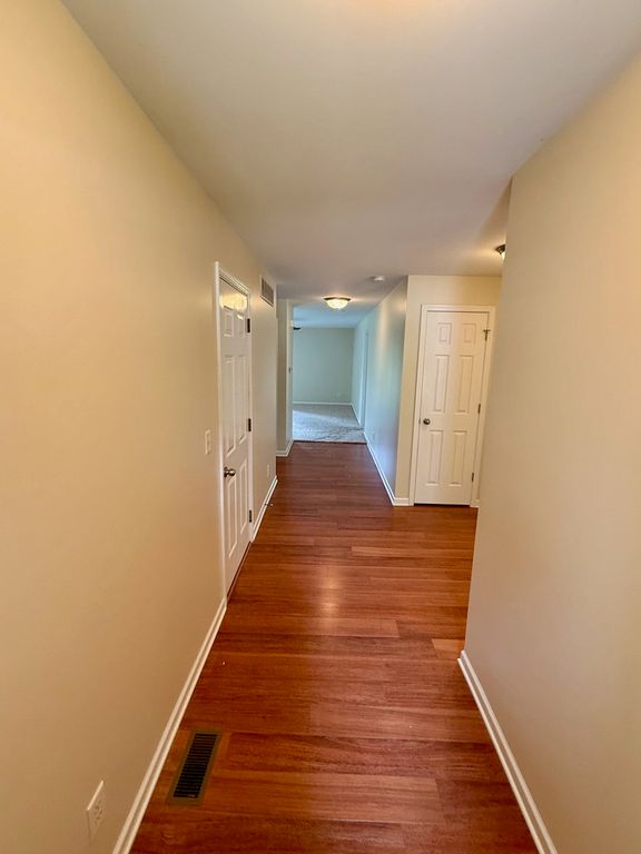 1705 W River St #B, Dixon, IL - View 2