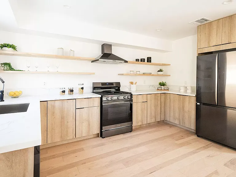 2683 Roseview Ave #2 — Photo 5