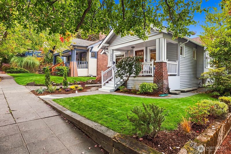 3rd image of 3005 E Union Street