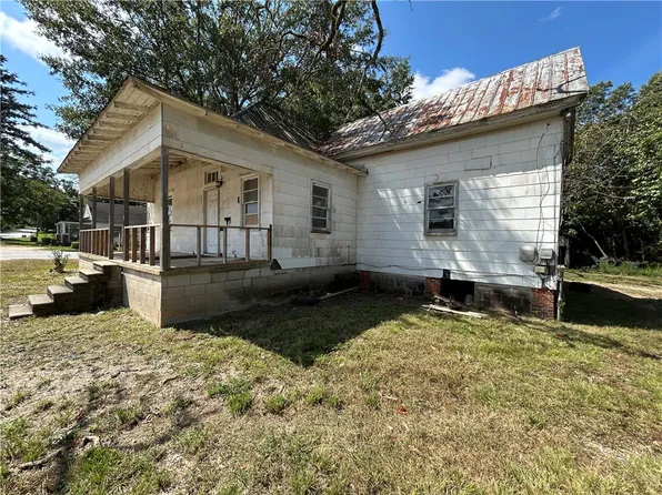 1408 Clanton St, Opelika, AL 36801