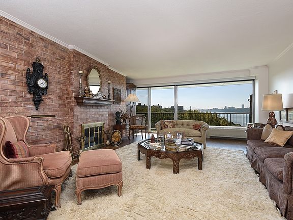 3rd image of 4455-4465 Douglas Ave #10B