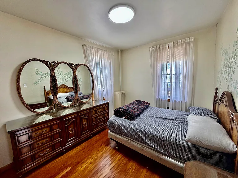 336 Avenue C — Photo 11
